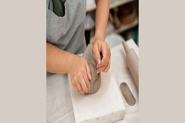 Virtual Creative Foundations: Edmonia Lewis: Handbuilding with Clay